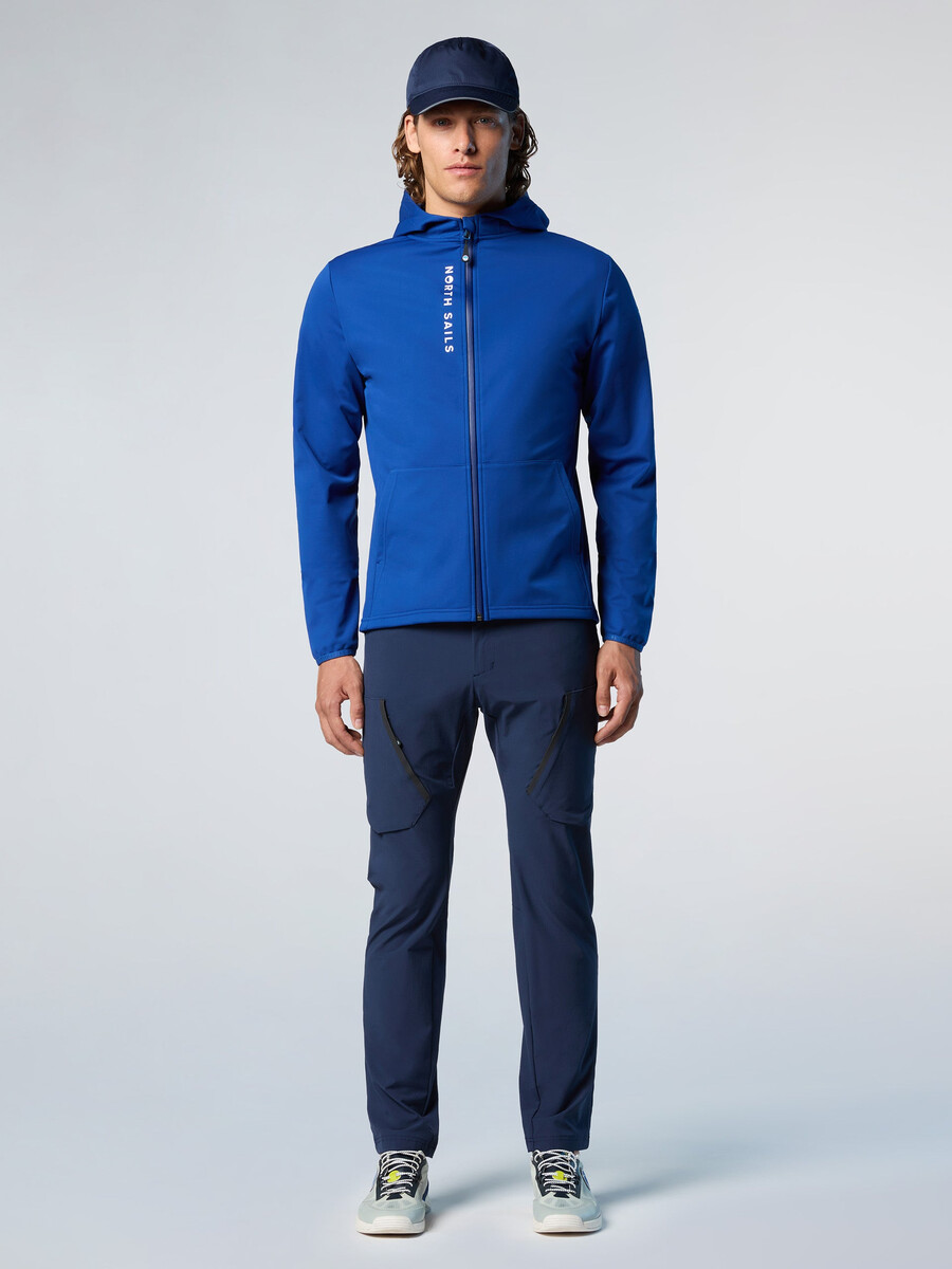 pulover s kapuco softshell z zadrgo