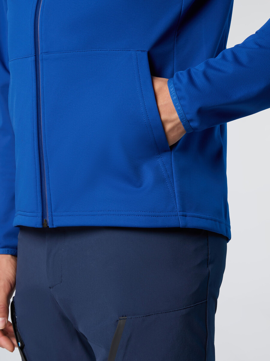 pulover s kapuco softshell z zadrgo